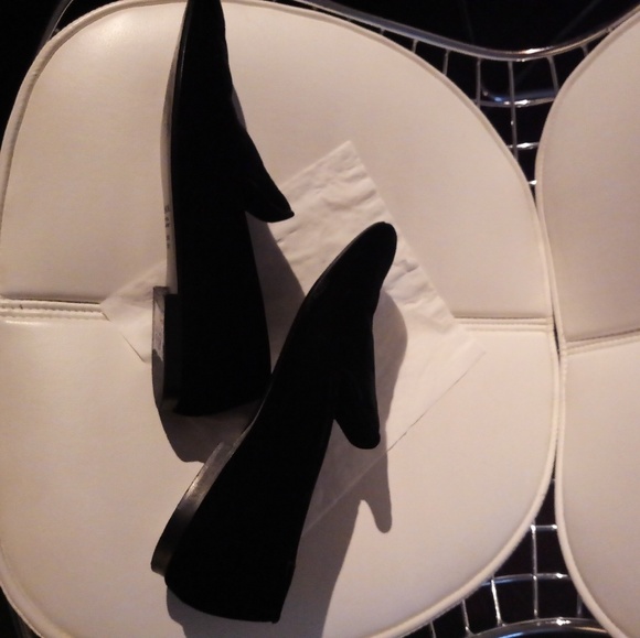 Black Velvet, Vince Bray flat/loafer in black velvet by Vince. - Picture 4 of 11